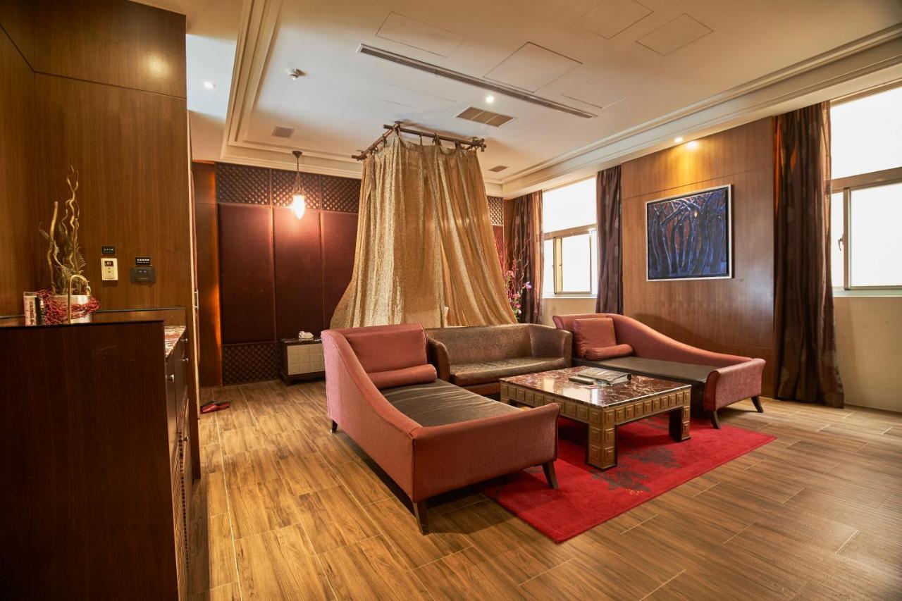 Young Motel - Taoyuan Luzhu Exterior photo