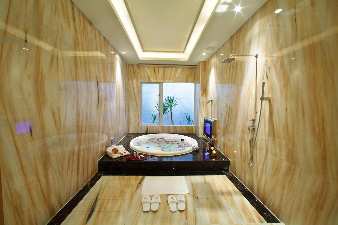 Young Motel - Taoyuan Luzhu Exterior photo