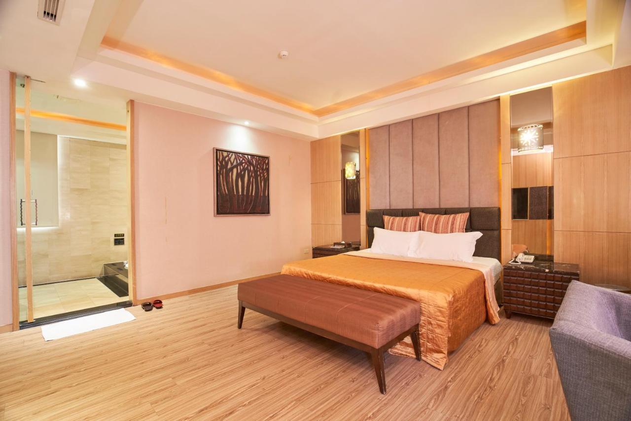 Young Motel - Taoyuan Luzhu Exterior photo